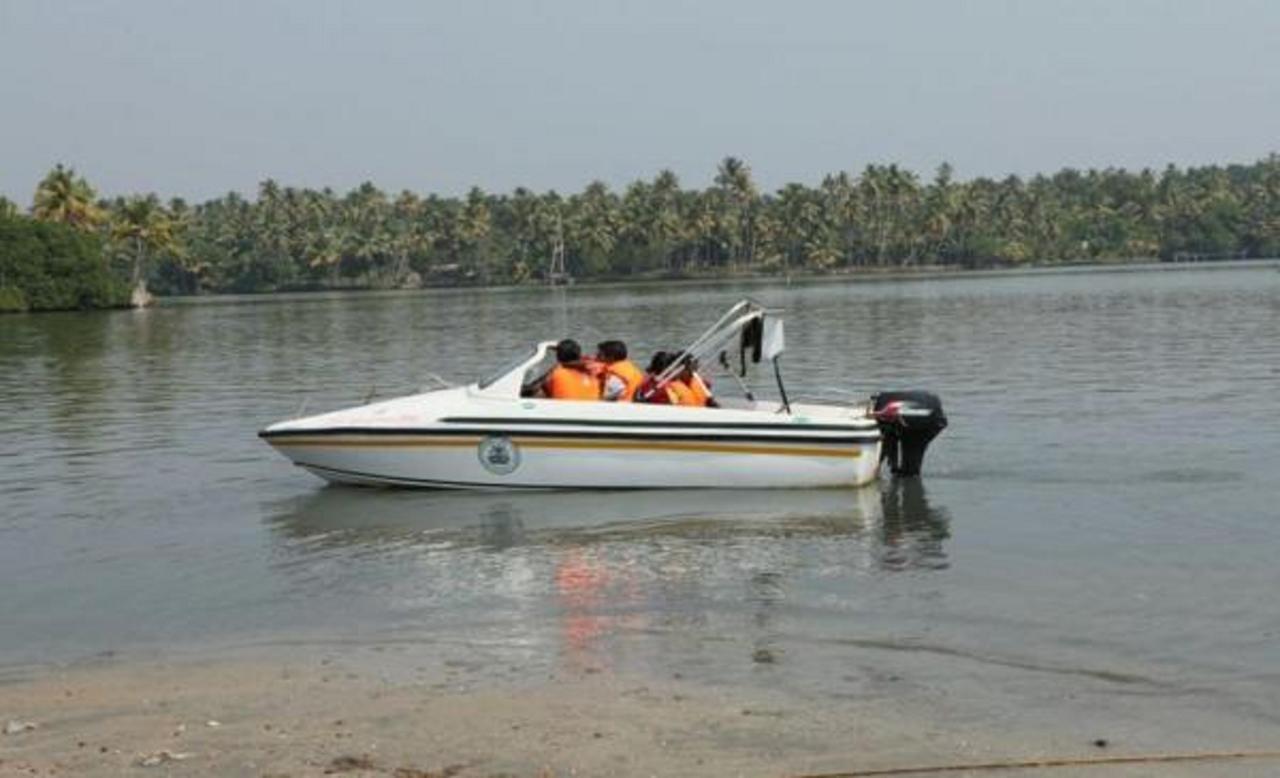 Regant Lake Village, Kollam. Chavara Eksteriør bilde
